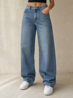 Denim Jeans Washed Blue Baggy Fit Vintage Y2K Donna - indossata fronte