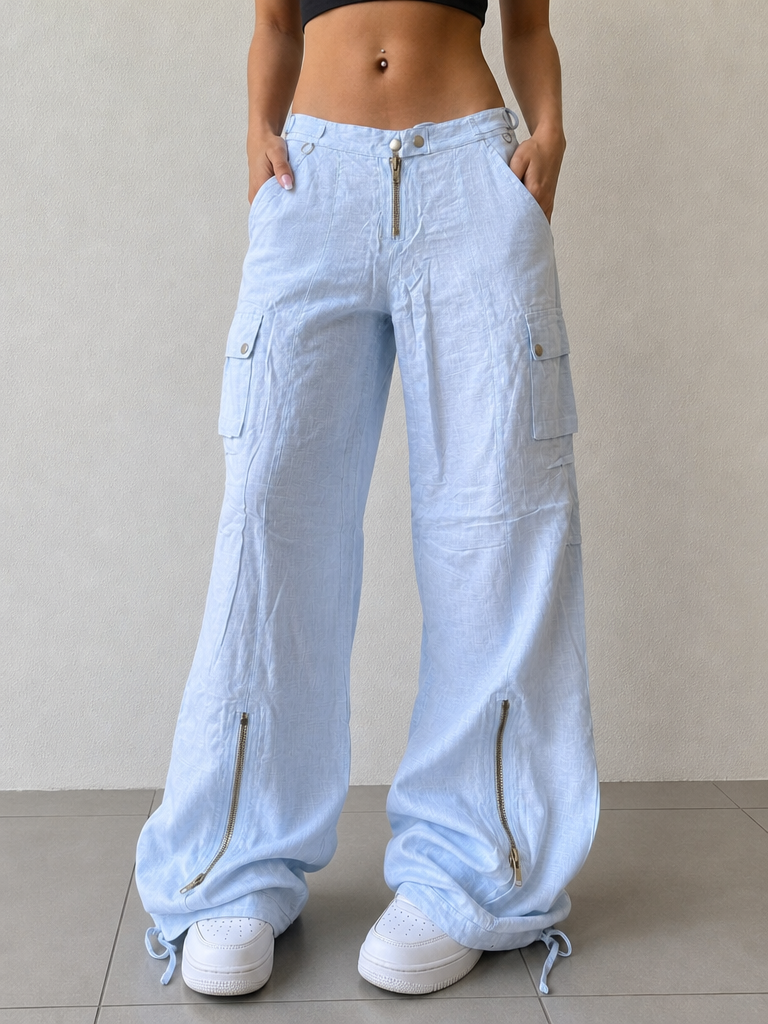 Linen Pants Baggy Fit Light Blue con Zip Low Waist - Pantaloni in Lino Super Baggy Vita Bassa Vintage Y2K Donna - indossata fronte