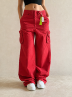 Pantaloni Pantalone Cargo Rosso Super Baggy Fit Cotton Pants Vintage Y2K Donna (XS) - indossata fronte