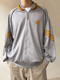 Giacca sportiva con zip adidas Grigio Vintage Y2K (M) - indossata fronte