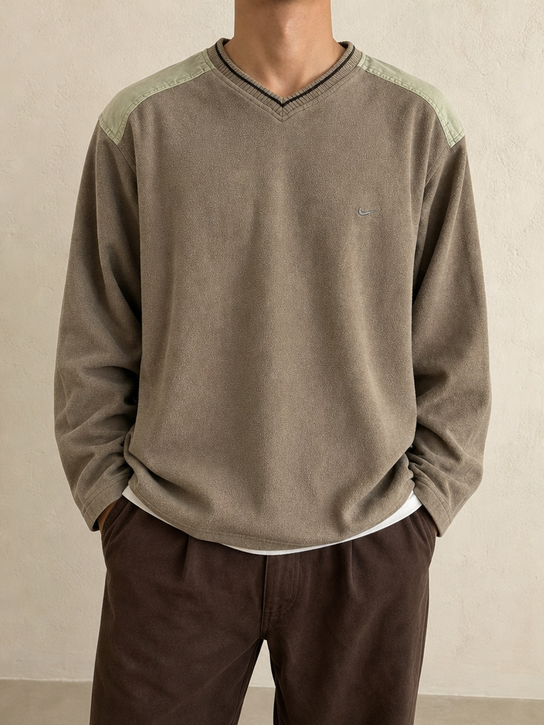 Maglione Pullover Nike Red Label Maglioncino Ricamato Vintage Y2K Uomo (L) - indossata fronte