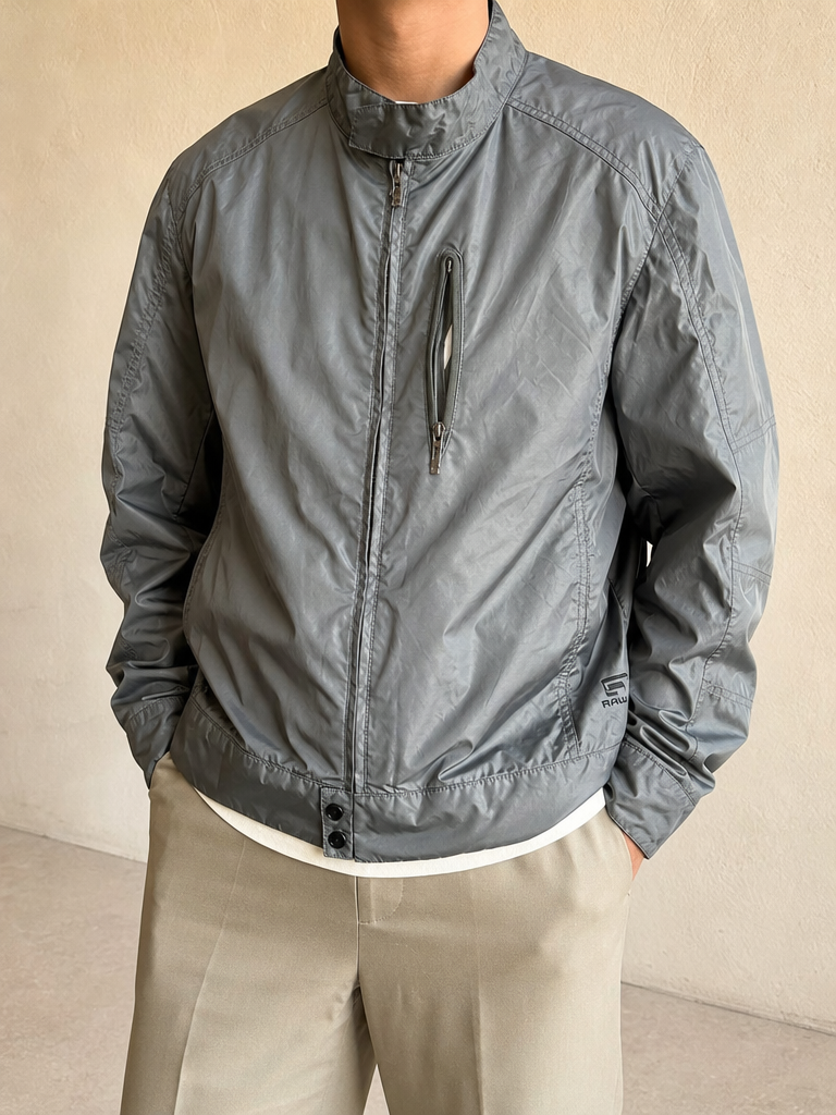 G-Star Raw Giacca Giubbino Estivo G-Star Lucido Boxy Fit - Colore Argento / Grigio Vintage Y2K (XL) - indossata fronte