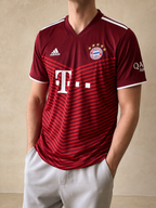 T-Shirt Adidas Bayern Monaco "Stefan 99" Football 90s 2000s American Style Vintage Y2K Uomo (L) - indossata fronte