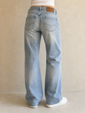 Denim Jeans Svasati Guess Light Blue Wash Vintage Y2K Donna (M) - indossata retro
