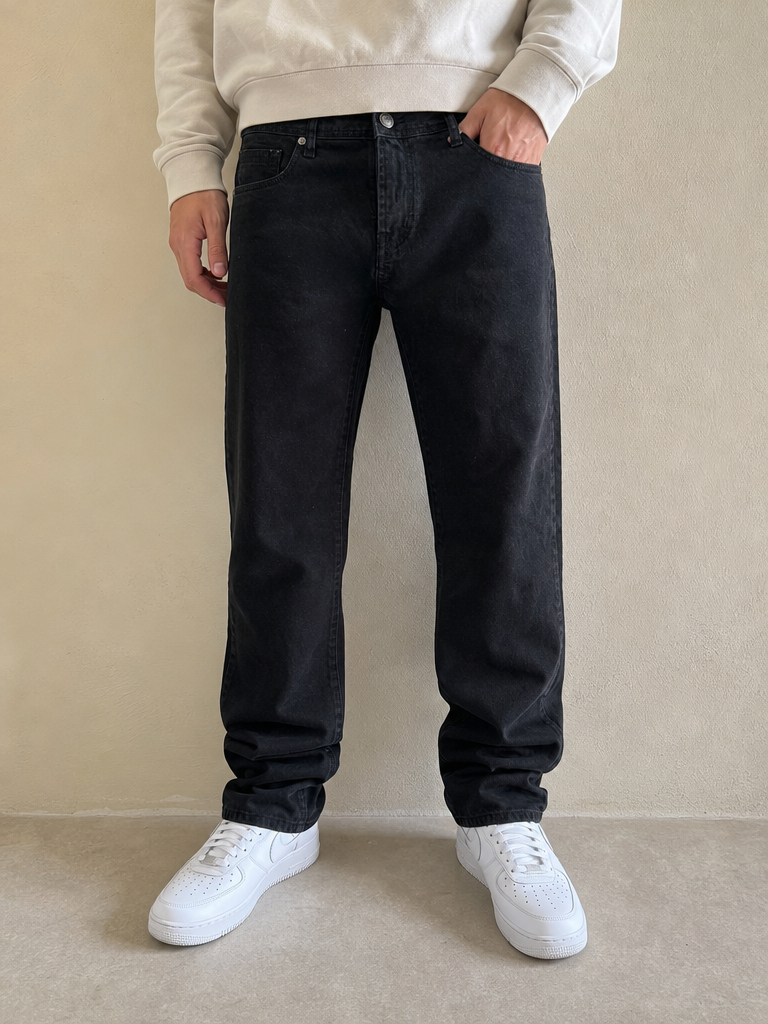 Denim Jeans Black Straight Fit Black Devil Vintage Y2K Uomo (XL) - indossata fronte