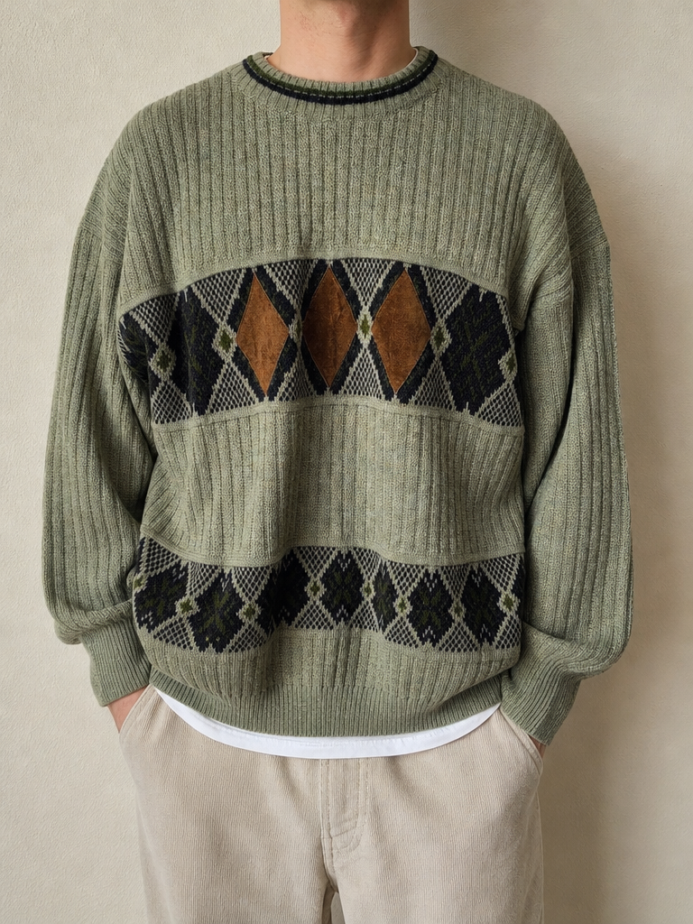 Maglione Verde Oliva Motivo Geometrico Vintage Y2K (L) - indossata fronte