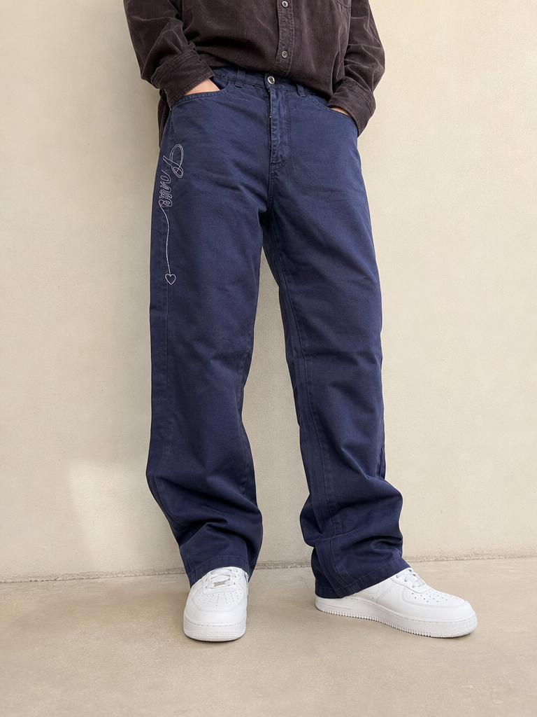 Love Moschino Pantaloni Blu Scuro Ricamo Love Vintage Y2K (29) - indossata fronte