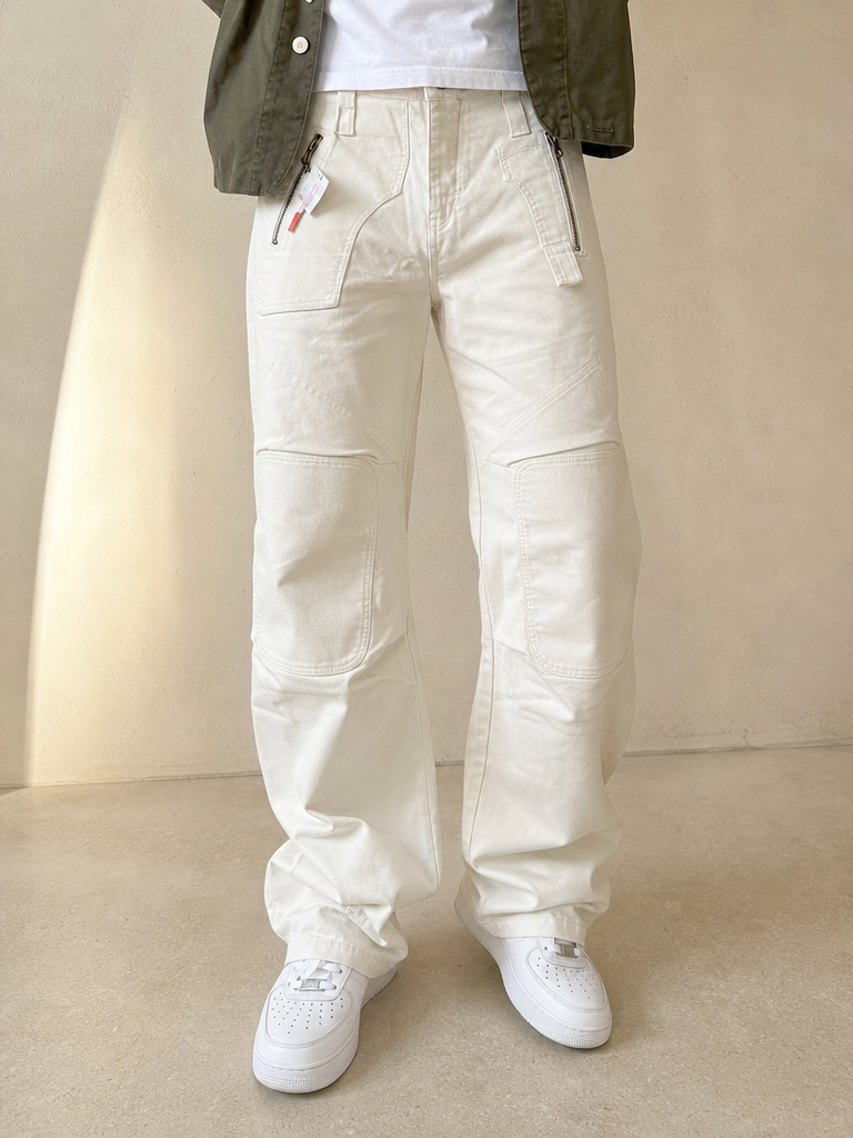 Pantaloni Silk Pants White Baggy Fit Low Waist Vintage Y2K Uomo (M) - indossata fronte