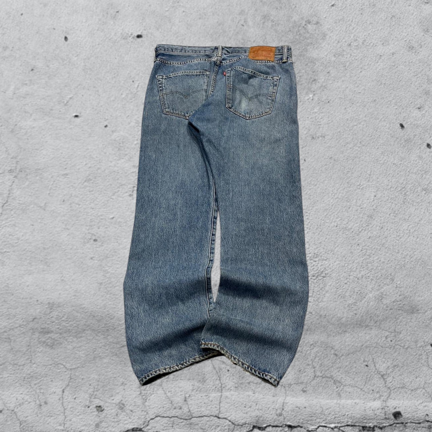Denim Levis 501 Washed Straight Fit  (M)