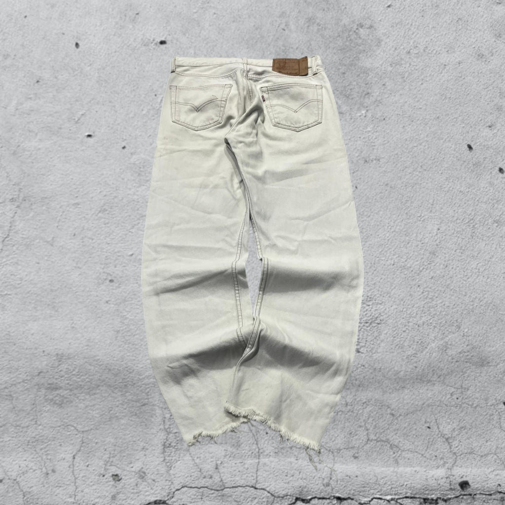 Denim Levis 501 Sfrangiato Straight Fit White (M)