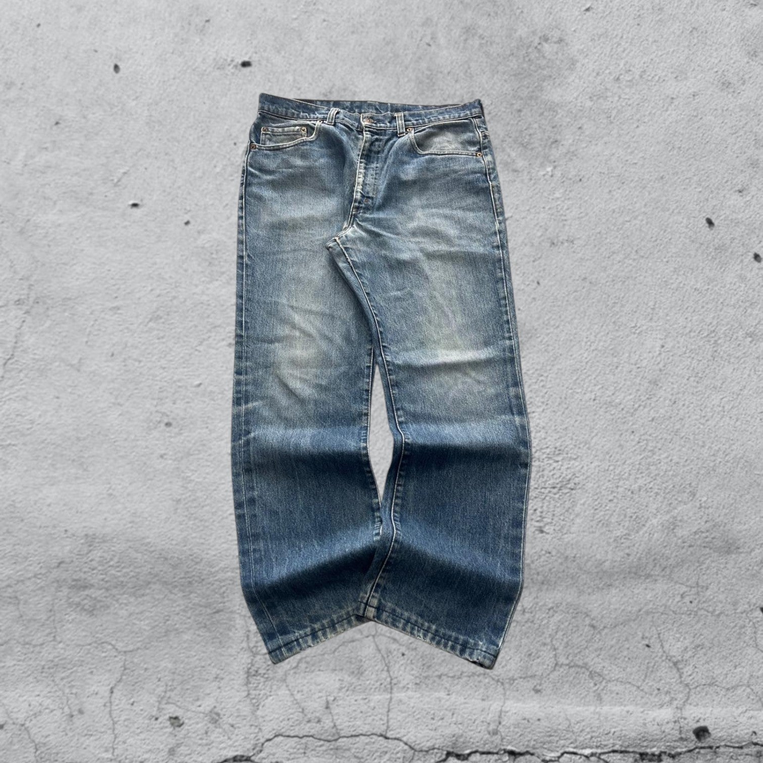 Denim Levis Light Blue Straight Fit (M)