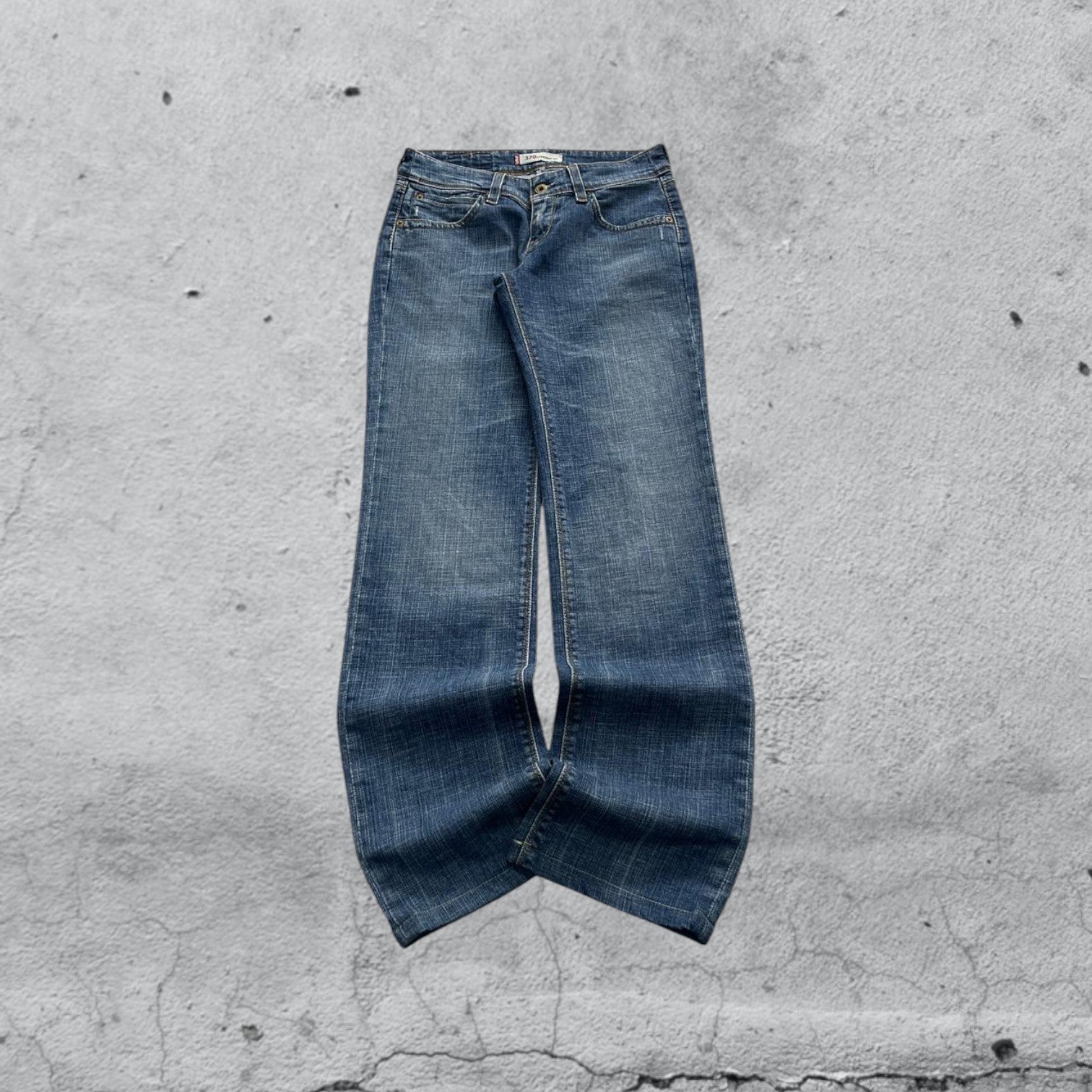 Denim Low Waist Levis 570 Straight Fit  (XS)