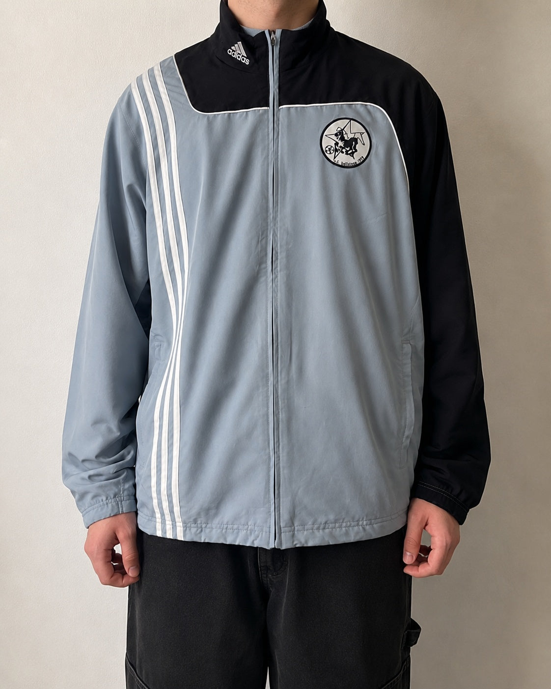 Adidas Track Jacket Grigia e Nera Vintage Uomo Y2K Full Zip Streetwear (M)