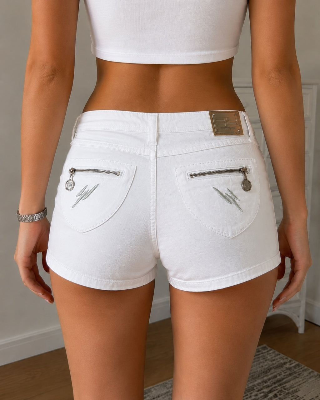Pantaloncini bianchi donna Y2K vita bassa con zip (M)