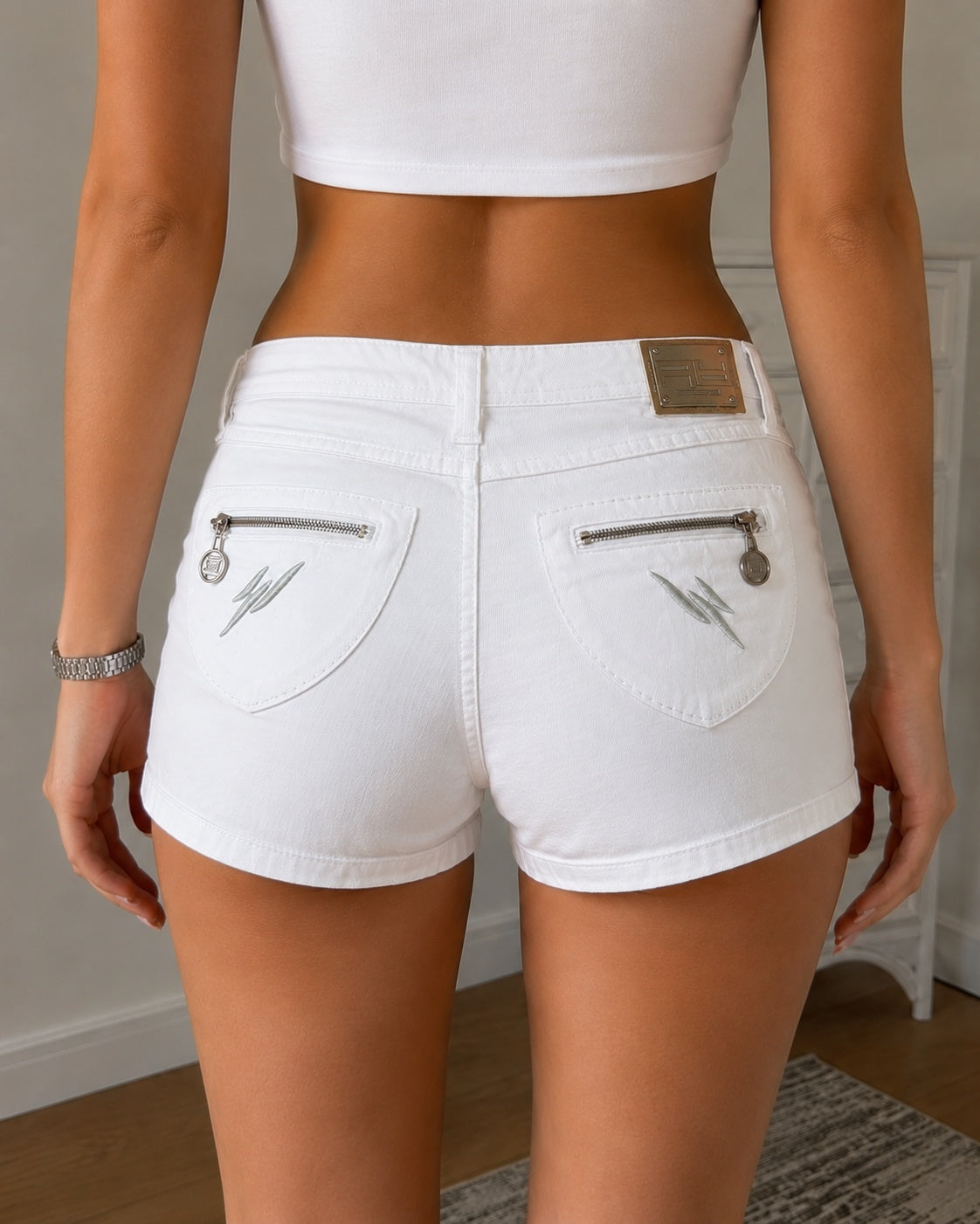 Pantaloncini bianchi donna Y2K vita bassa con zip (M)