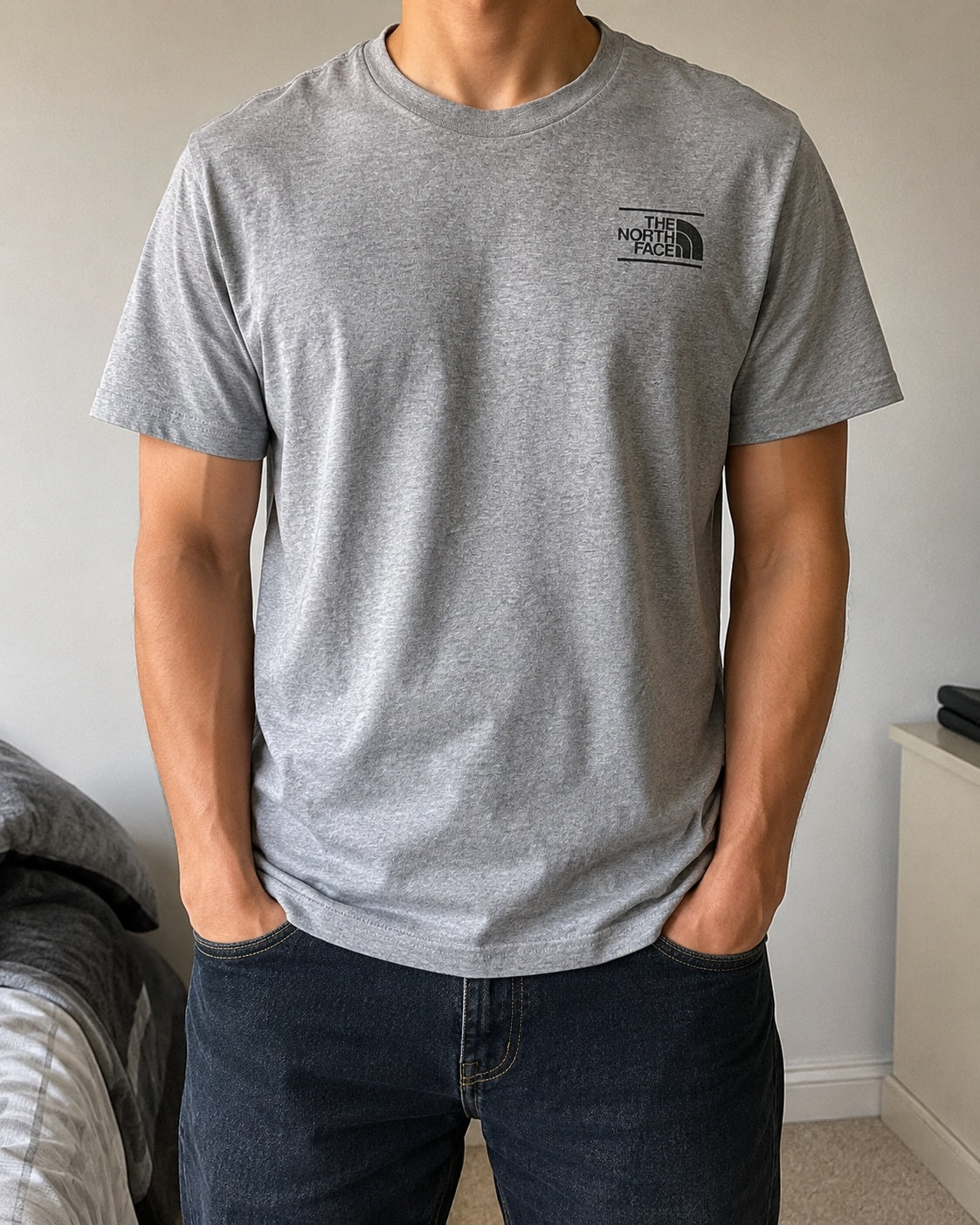 T-Shirt The North Face Grigia con Stampa (L)