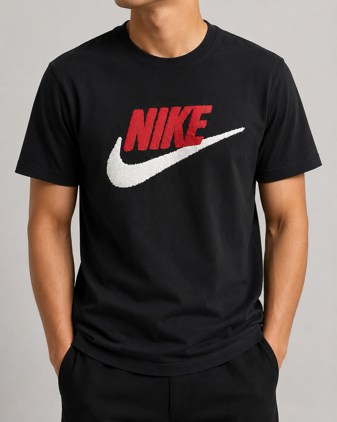 T-Shirt Nike Printed - Nera con Stampa Rossa Swoosh (M)