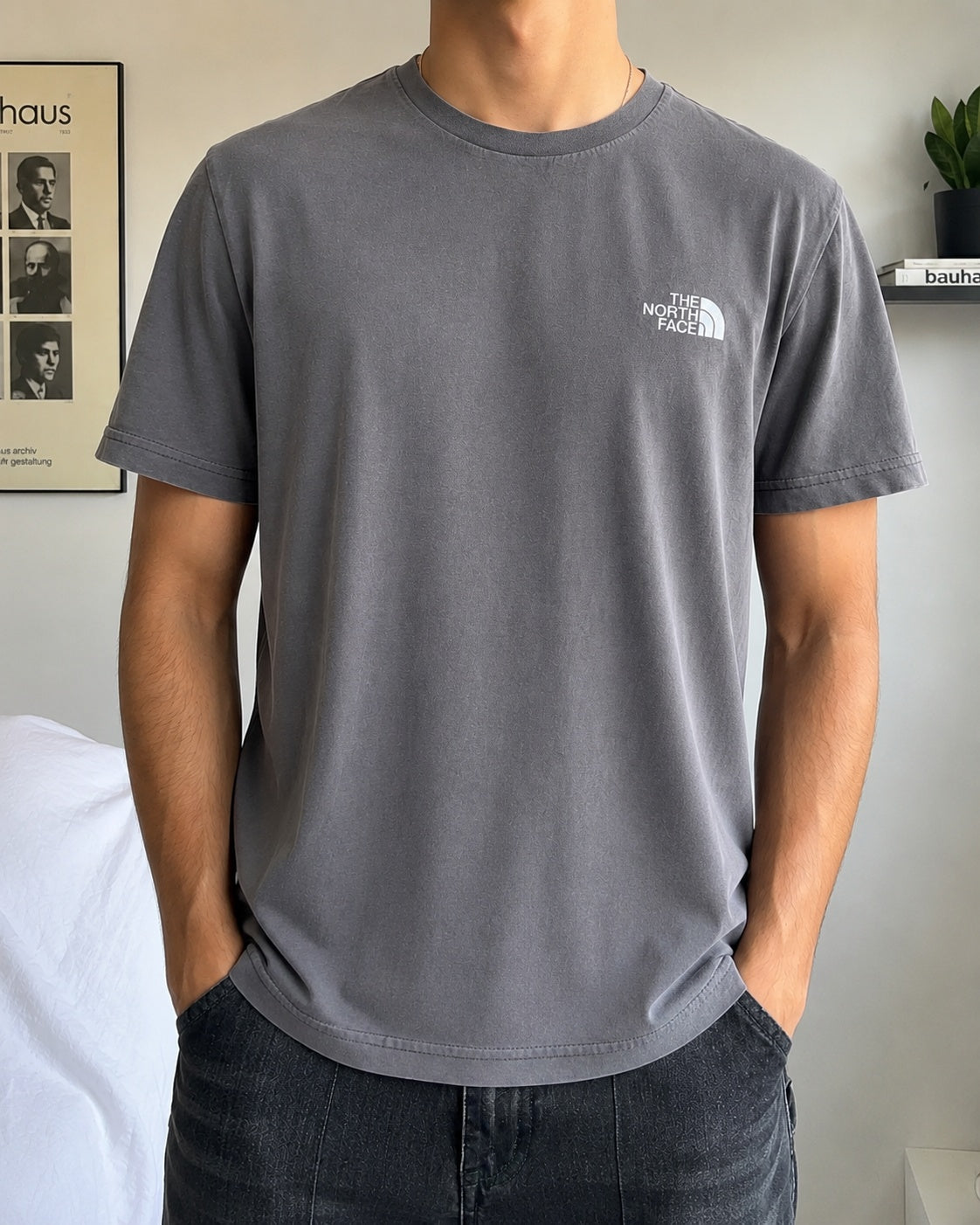 T-Shirt The North Face Grigio Piombo con Stampa (XL)