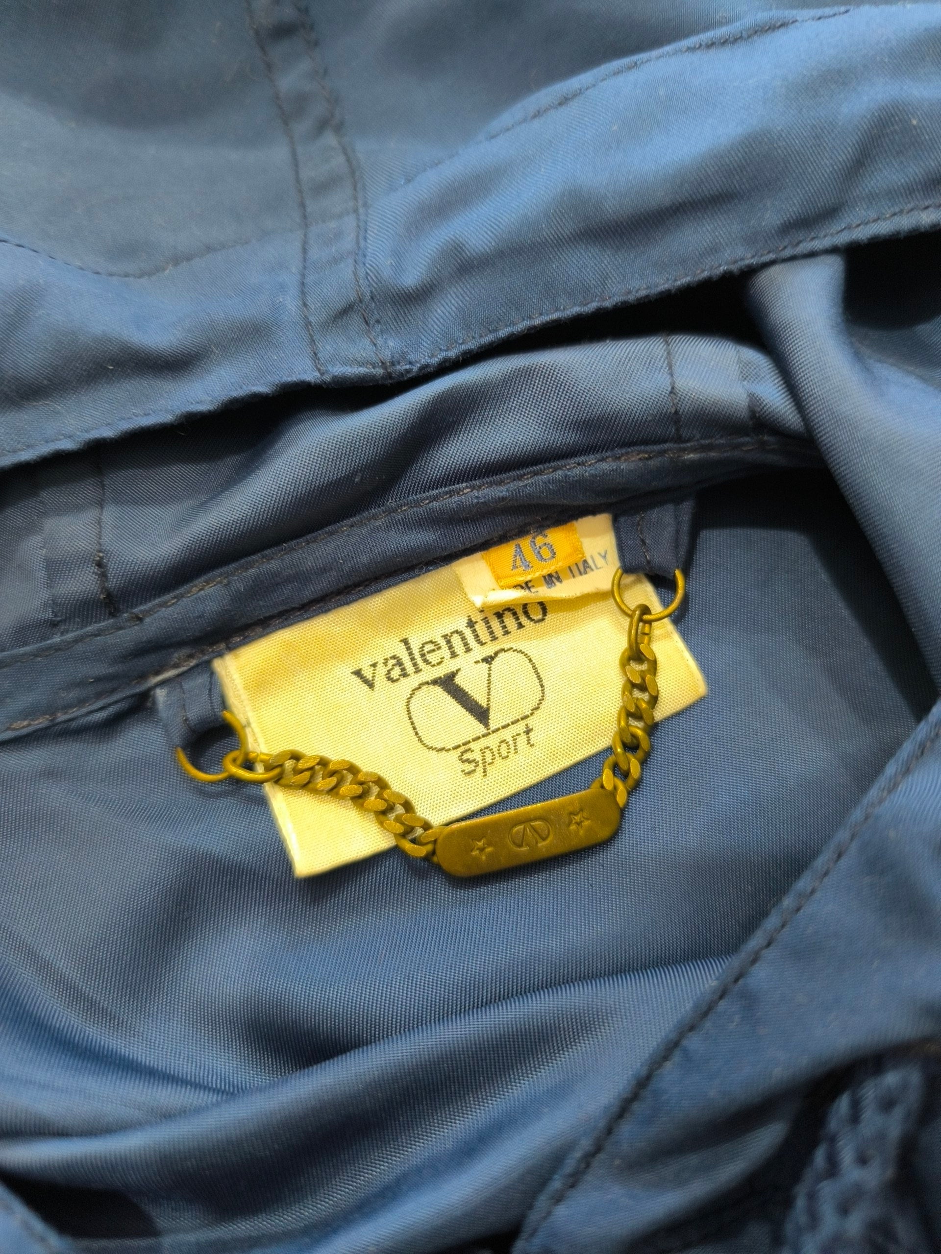 Valentino Vintage Windbreaker Blu Uomo Taglia M – Giacca 90s Tecnica con Cappuccio