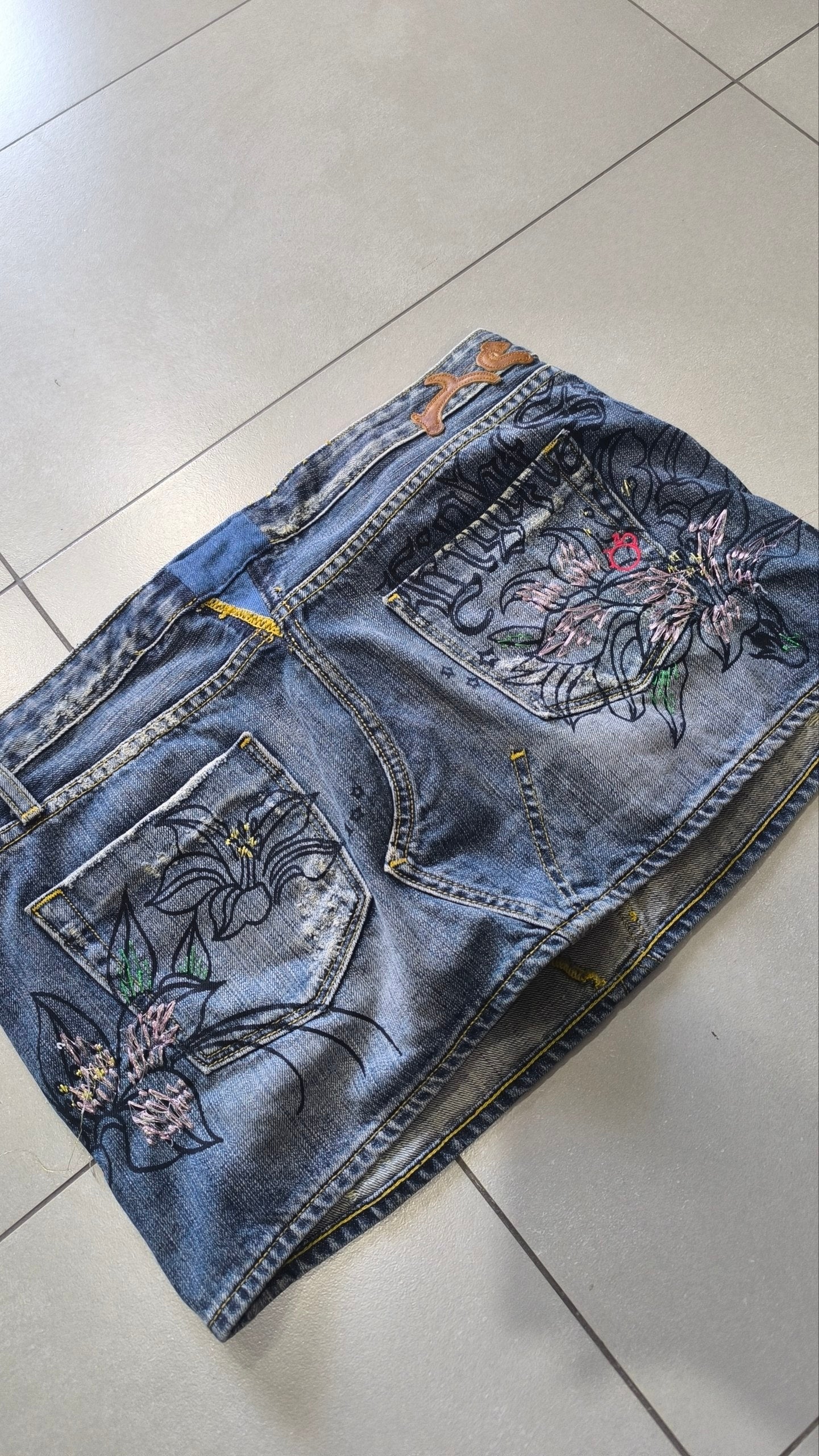 Minigonna jeans Eight Sin Y2K ricamata floreale vintage XL - Vintage Y2k Skirt