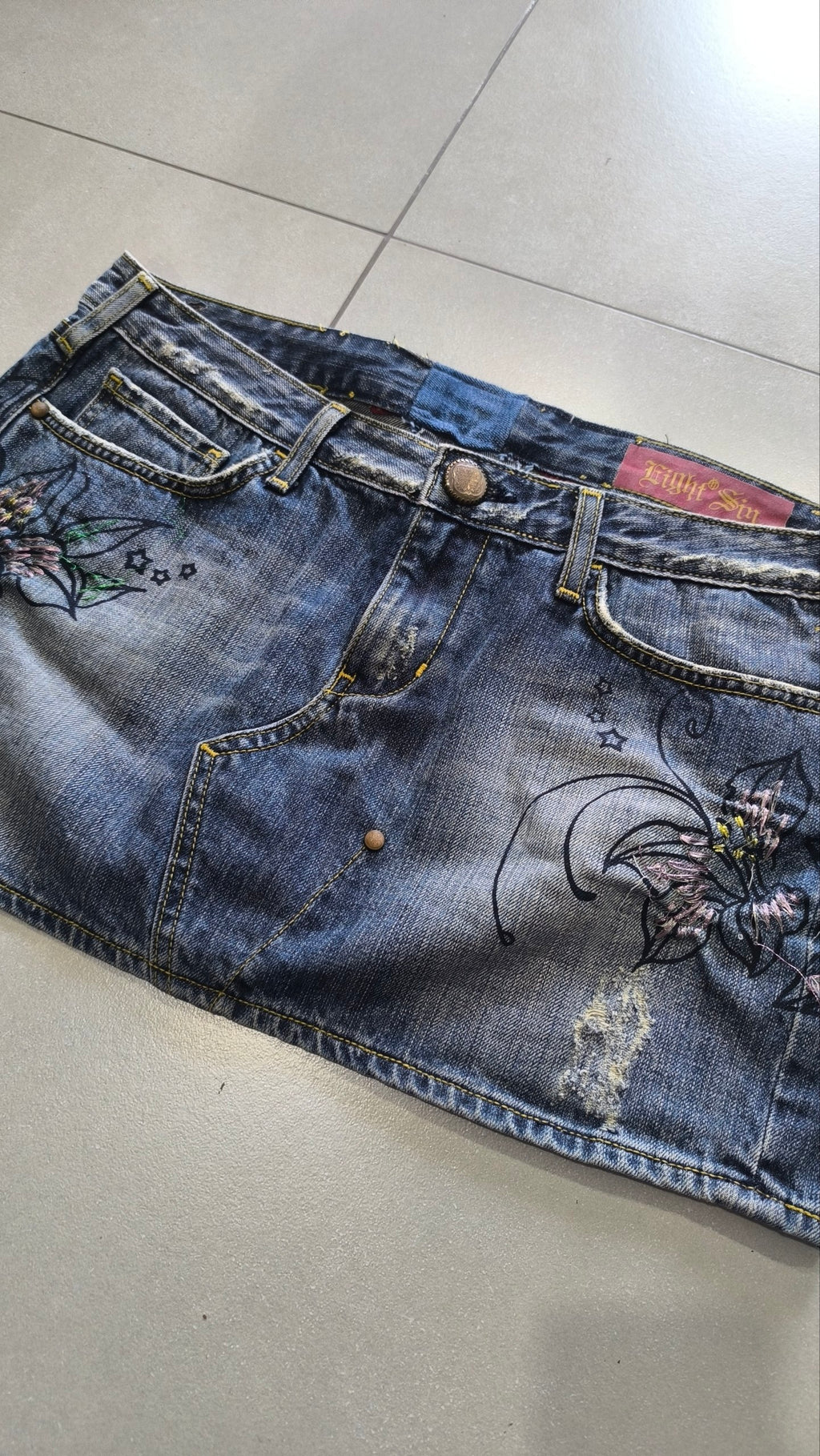 Minigonna jeans Eight Sin Y2K ricamata floreale vintage XL - Vintage Y2k Skirt