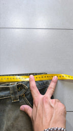 Minigonna jeans grigia Y2K borchie volant vita bassa (M)