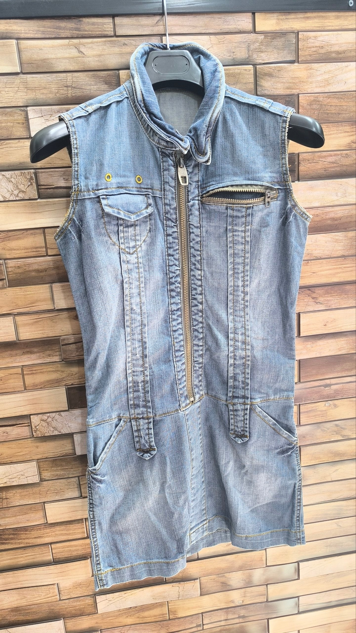 Vestito jeans donna M smanicato con zip – mini abito denim aderente