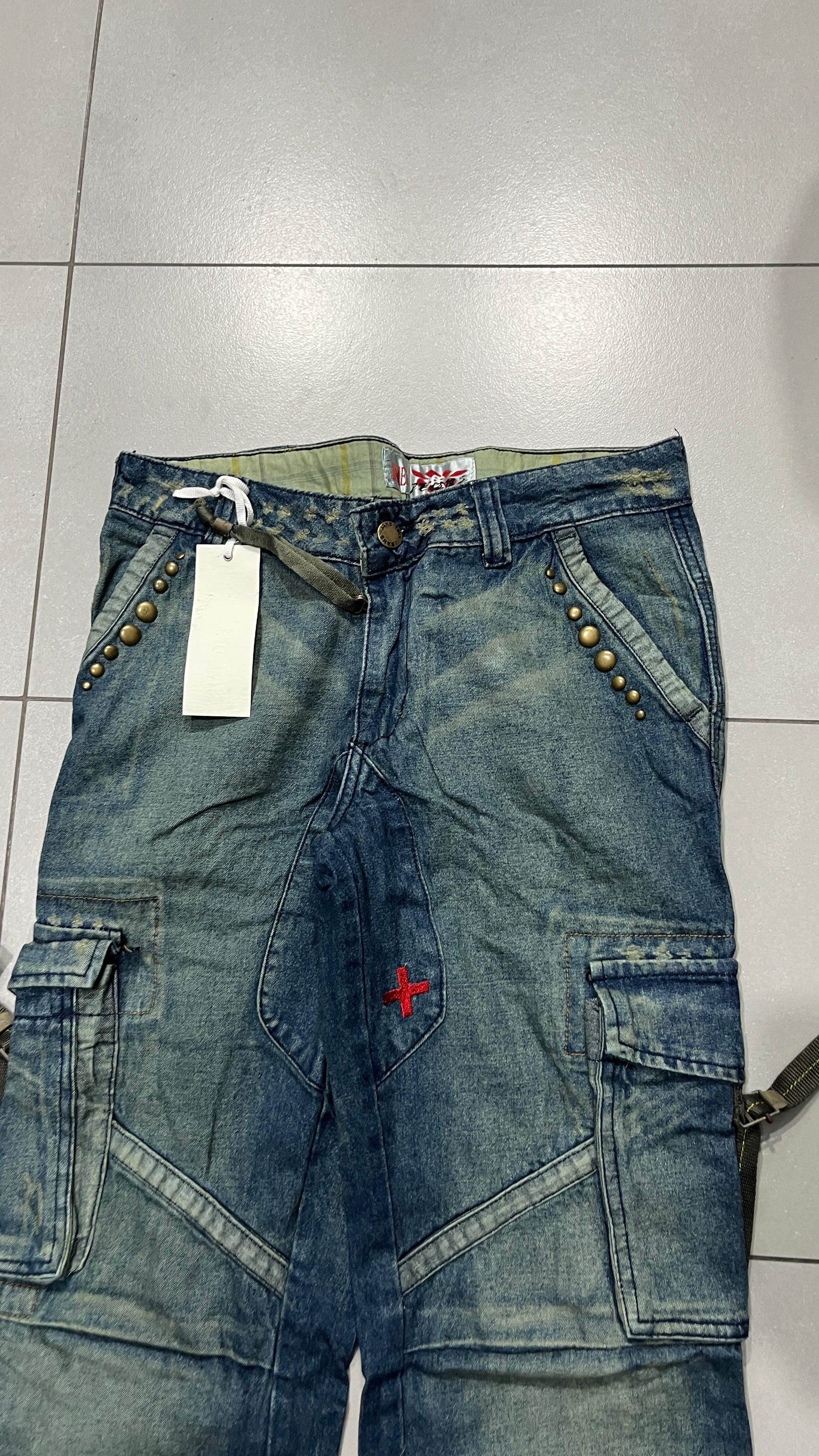 Jeans Baggy Fit Svasato con Lavaggio Particolare e Ricami
